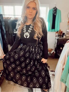 Women's Black Aztec-Print Midi Skirt